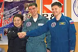 v.&nbsp;l.&nbsp;n.&nbsp;r. Yi So-yeon, Sergei Wolkow, Oleg Kononenko