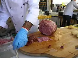 Nach dem Kochen für den Verzehr zerstückelt