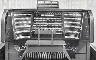 Spieltisch der Orgel von 1936