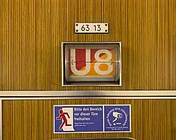 Fallblattanzeige im Innenraum zur Angabe der Liniennummer (Baureihe A, München)