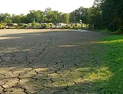 Trockenrisse im Gewässergrund