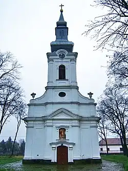Die Mariä-Geburt-Kirche in Botoš