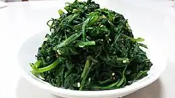 Ssukgat-namul (쑥갓나물)