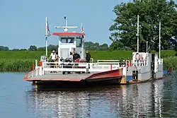 Störfähre Else zwischen den Gemeinden Beidenfleth und Bahrenfleth.