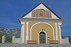 Kalvarienberg-Kapelle, Westfassade