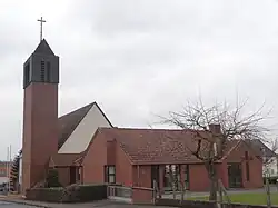 Kirche, Gemeindezentrum von Süden