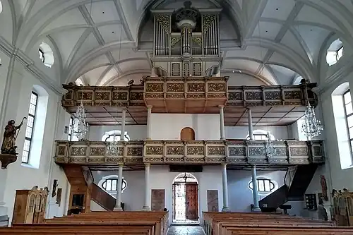 St. Andreas: Emporen