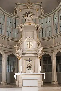 Kanzelaltar mit Adelsloge