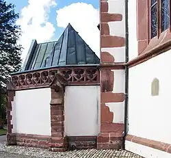 Älteste Jahreszahl: „1505“ am Chorstrebepfeiler im Winkel zur neugotischen Sakristei