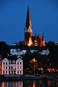Die Kirche bei Nacht