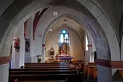 Blick zum Altar mit Pieta
