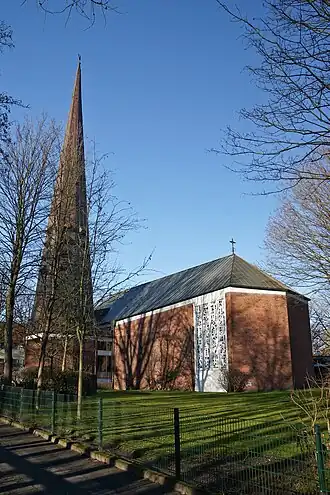 Die Pauluskirche, das einzige Kirchengebäude des Stadtteils.