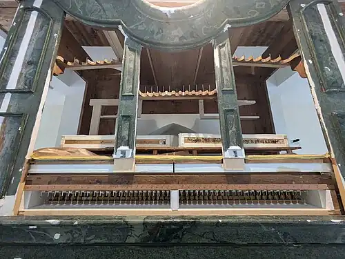 Orgel bei der Renovierung