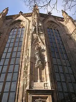 Stiftungsfigur am Chor der Sebaldskirche