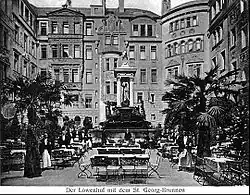 St.-Georg-Brunnen im Löwenhof von Alt-Bayern, 1909