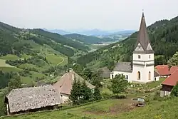 Blick über das Dorf ins Görtschitztal