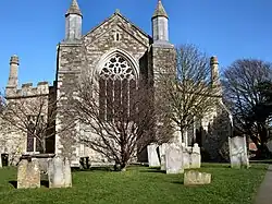 Westfassade, niedrige Seitenschiffe