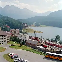 Blick über den Bahnhof zum St.&nbsp;Moritzersee (1992)