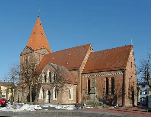 Pauluskirche, Schwaan, Mecklenburg, 1254 (d), an den Ecken nur Lisenen