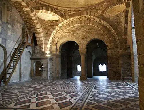 Kaisersaal im Westwerk der Servatiusbasilika in Maastricht (ab 1140)