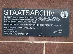 Staatsarchiv, Martinsgasse 2, Basel-Stadt. Erbaut 1898 von den Architekten Eduard Vischer und Rudolf Eduard Fueter. Konzept der inneren Einrichtung von Staatsarchivar Rudolf Wackernagel (1855–1925). Heinrich Altherr (1878–1947), Kunstmaler. Wandbilder von 1942–1946 im Kreuzgang