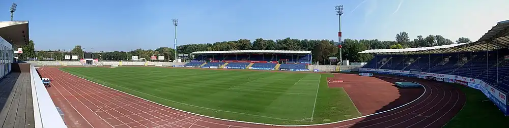 Innenansicht des Stadions Oberwerth 2008