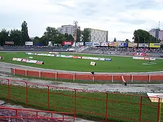 Das Stadion vor einem Speedway Rennen.