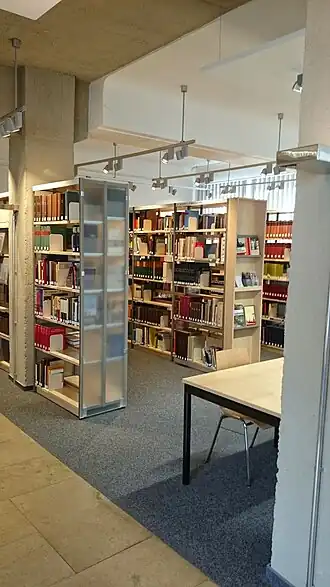Präsenzbibliothek und