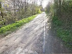 Parkweg auf ehemaligem Gleis (2025)