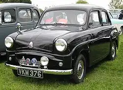 Standard Eight mit von innen zugänglichem Kofferraum