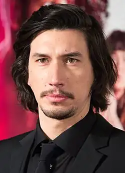 Adam Driver spielt Kylo Ren.