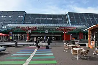 Haupteingang des Bahnhofes (2018)