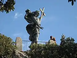 Die Erlöserstatue auf dem Gipfel