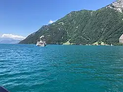 Seeteil des Vierwaldstättersee mit dem Dreikantonseck, Sicht von Treib nordwestlich, nach Langmatt (2022)