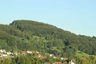 Steinküppel mit Niedersteinbach im Vordergrund