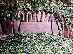 Steintafel mit Schiller-Vers