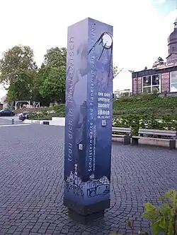 Informationsstele auf dem Rodewischer Postplatz über die Beobachtung 1957