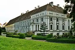 Blick auf Stift Säusenstein vom Park