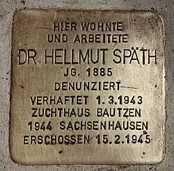 Stolperstein für Hellmut Späth am Gebäude Baumschulenweg 80–81