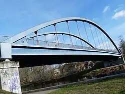 Brückenneubau 1999, die Priorter Straße (Kreisstraße 6305) führt über die Brücke