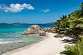 Der Strand Anse Patates Cocos auf der Insel La Digue