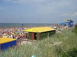 Der östliche Strand während der Hochsaison