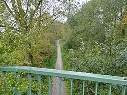 Der „Bahndamm“ vom Ramrather Weg