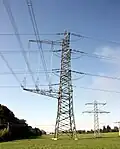 Abzweigmast der Nord-Süd-Leitung für einen 380-kV-Abzweig nach Metzingen. Durch diese Verbindung wurde die Schwarzwaldleitung redundant