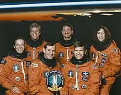 v. l. n. r. Jean-François Clervoy, Scott Parazynski, Curtis Brown, Joseph Tanner, Donald McMonagle, Ellen Ochoa