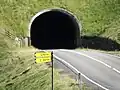 Der zweispurige Sumbiartunnel bei Lopra