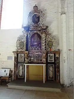 Abgebauter Altar