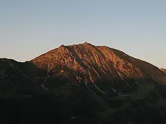 Krinnenspitze aus Nordosten bei Sonnenaufgang