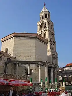 Erneuerung und Aufbau des Domturmhelmes