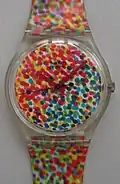 Swatch-Uhr GZ121 Lots of Dots, (1991), war das zweite Club-Special und wurde von Alessandro Mendini kreiert[15]